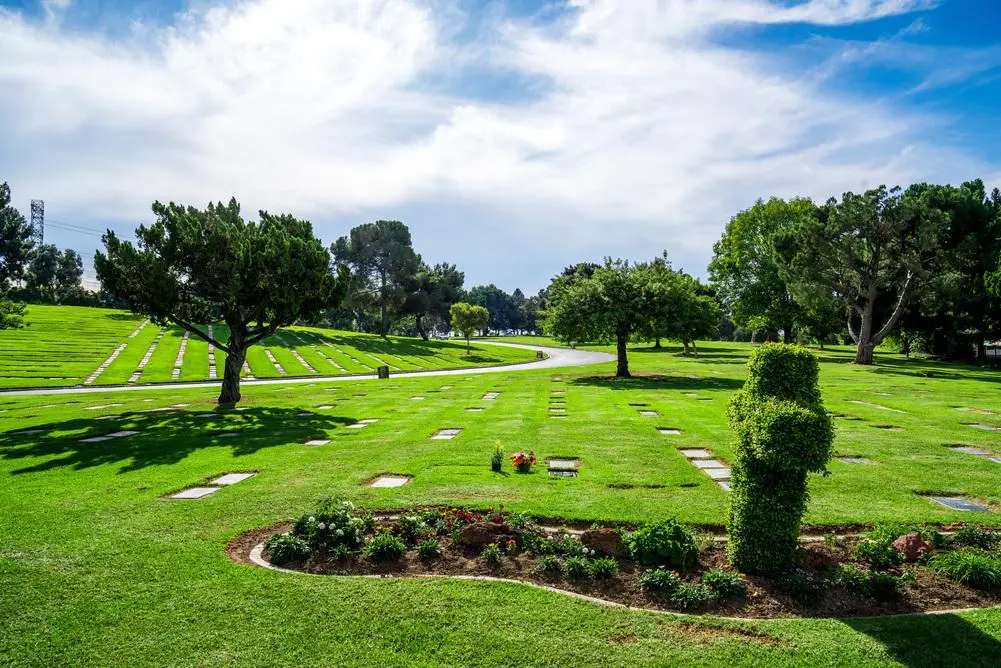 Beautiful green landscape at Resurrection Catholic Cemetery, showcasing its serene and peaceful environment.