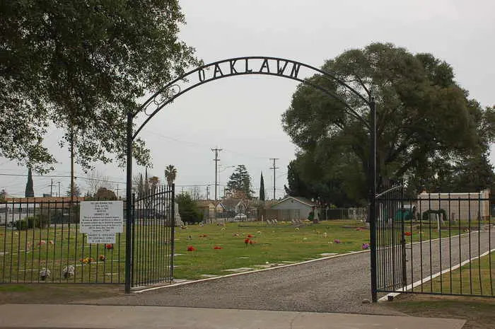 oaklawn memorial park headstones